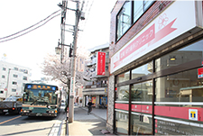 アクセス